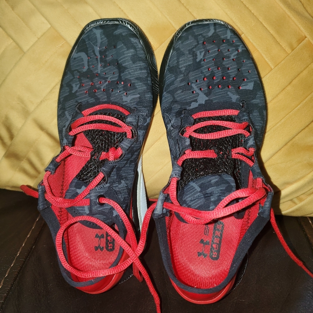 Under Armour runners